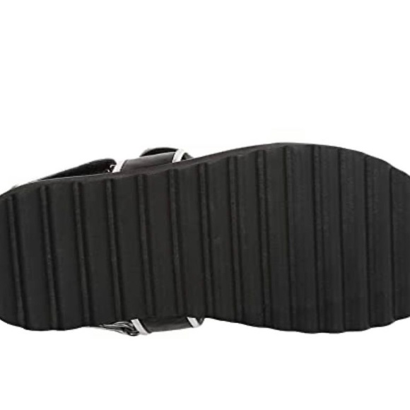 Zaha Metallic Leather Grip-Strap Platform Sandals - Picture 3 of 10